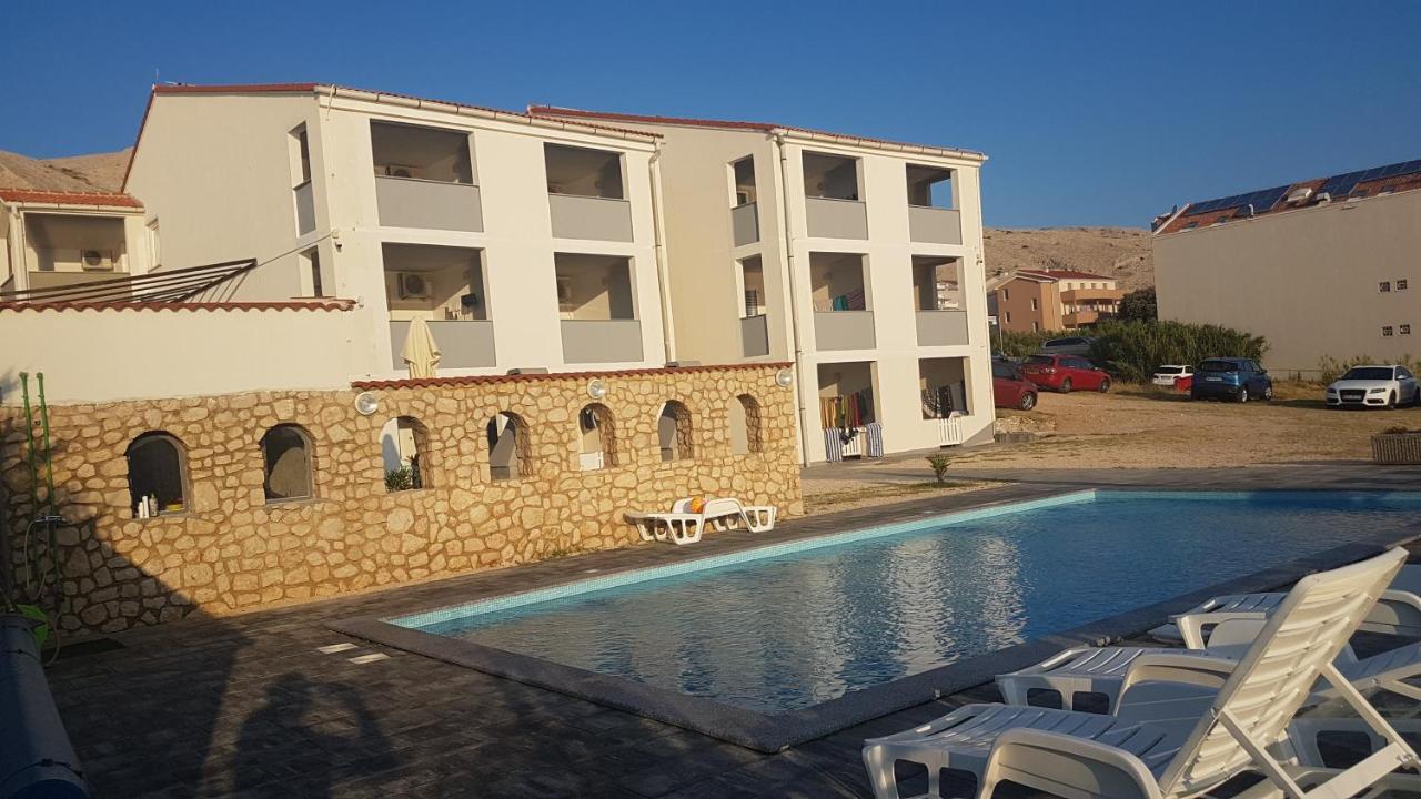 פג Apartments Mia Pag מראה חיצוני תמונה