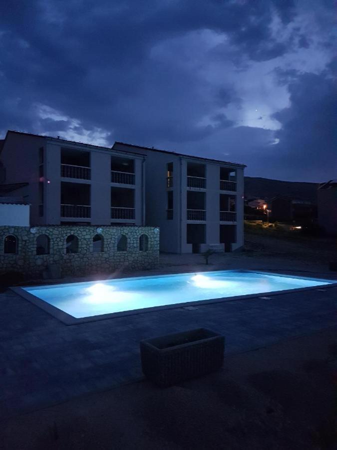פג Apartments Mia Pag מראה חיצוני תמונה